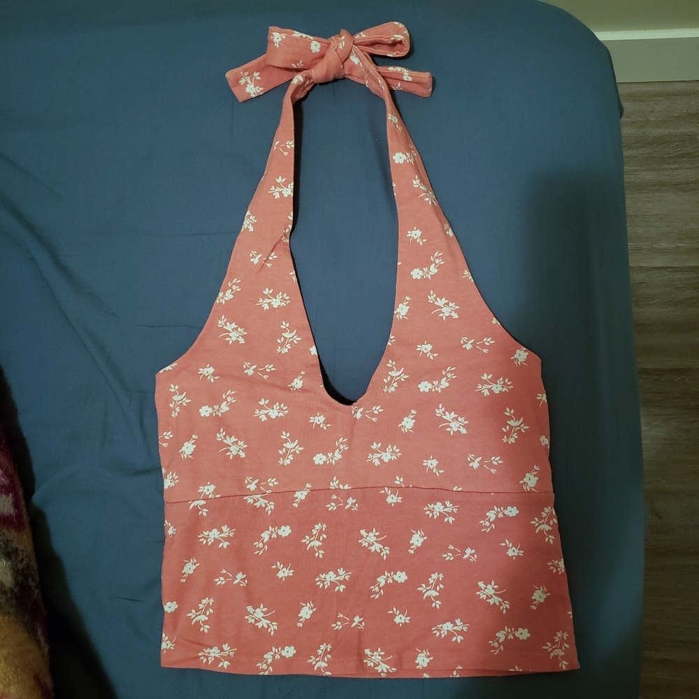 Hollister Size M Pink Floral Tie-Up Cropped Halter Top